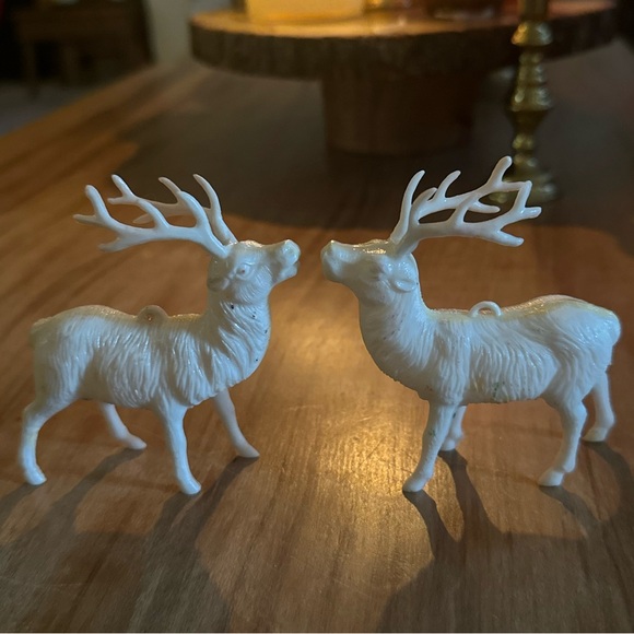 Vintage White Reindeer Figurines 3” tall set of 2. - Picture 2 of 7
